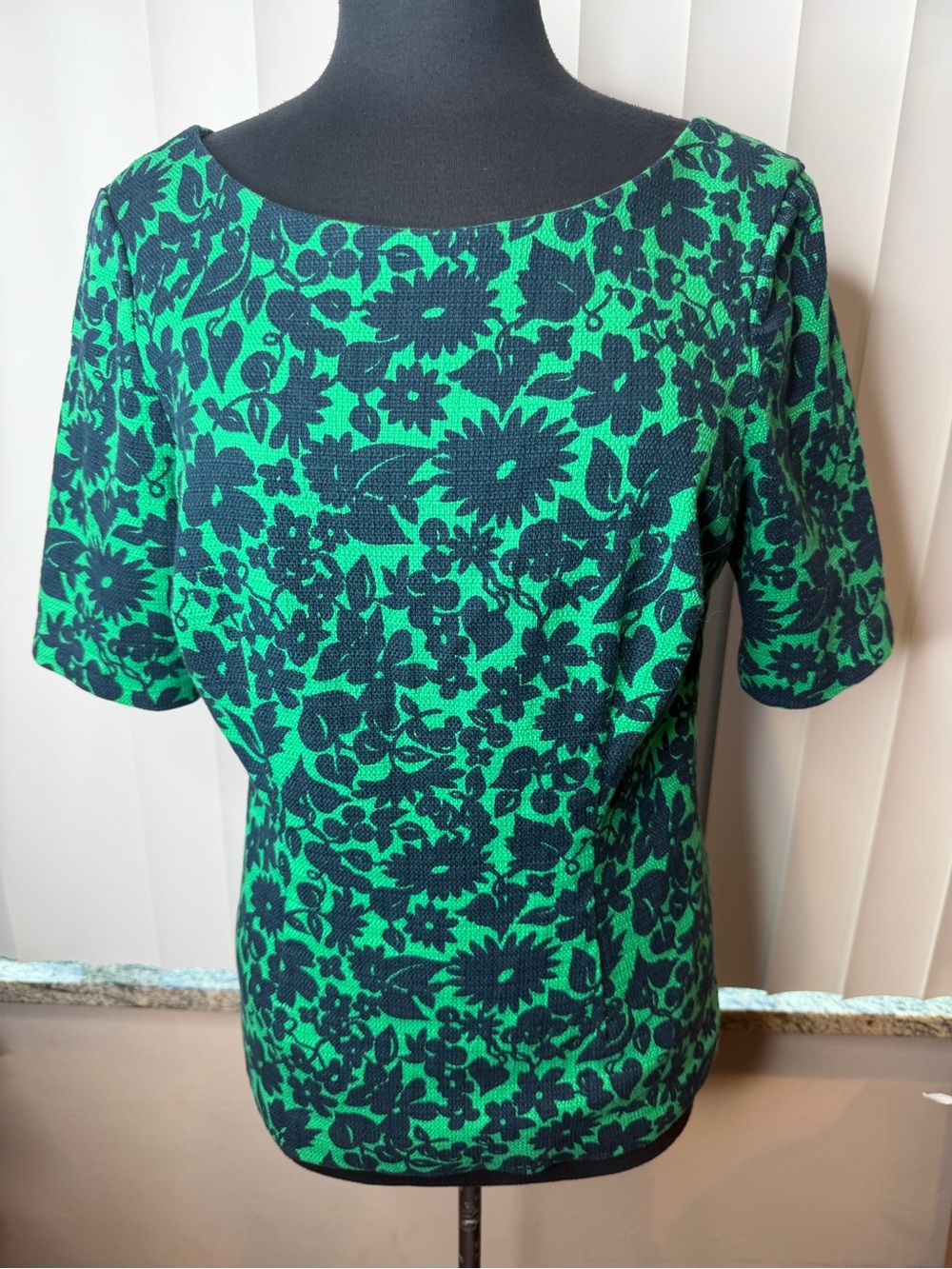 Boden Green and Black Floral Jacquard Short-Sleeve Top Size 12